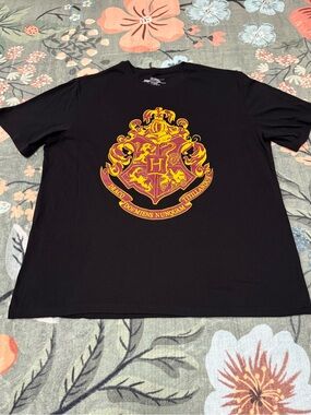 Harry Potter Black Hogwarts Crest Graphic Tee